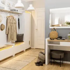 Wąski przedpokój w bloku: Powiększ go i stwórz stylową wizytówkę!