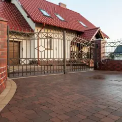 Jaką rurę pod wjazd na posesję wybrać, aby uniknąć problemów?