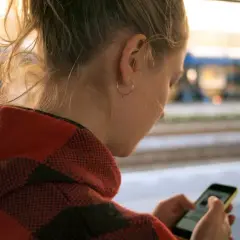 Monitoring telefonu komórkowego – nowoczesne narzędzie kontroli i bezpieczeństwa