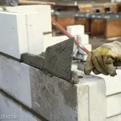 Jak zrobić gotową zaprawę betonową – uniknij najczęstszych błędów