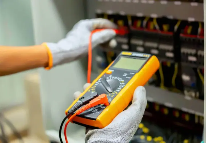 Peszel w instalacji elektrycznej: obowiązek czy zbędny koszt?