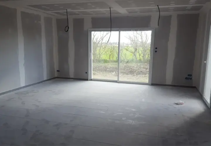 Ile kosztuje wyburzenie ściany działowej? Cennik, gruz i ukryte koszty