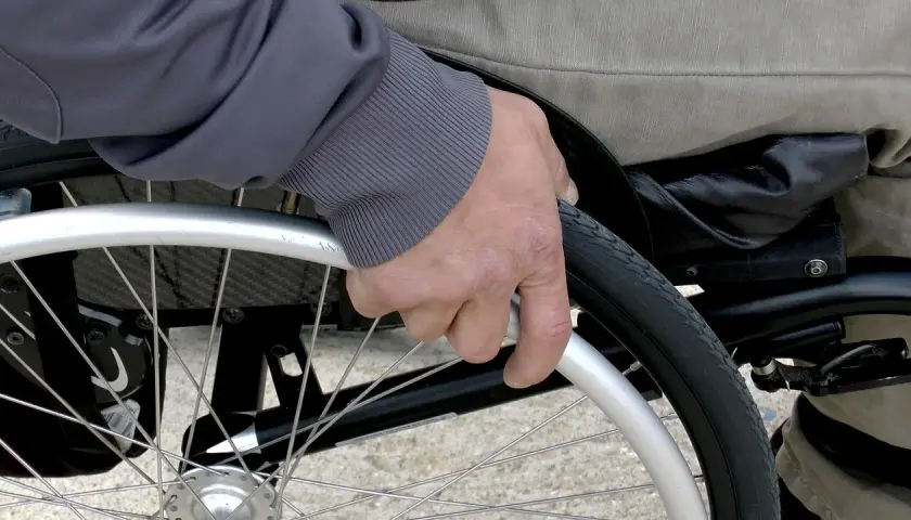 Jak dobrać odpowiednie poręcze łazienkowe dla niepełnosprawnych?