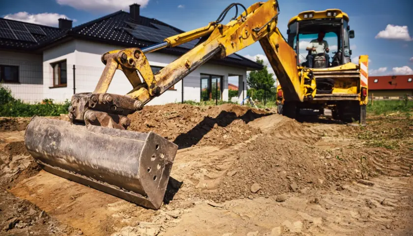 Remont w 2026: Zgłoszenie czy pozwolenie? Uniknij samowoli!